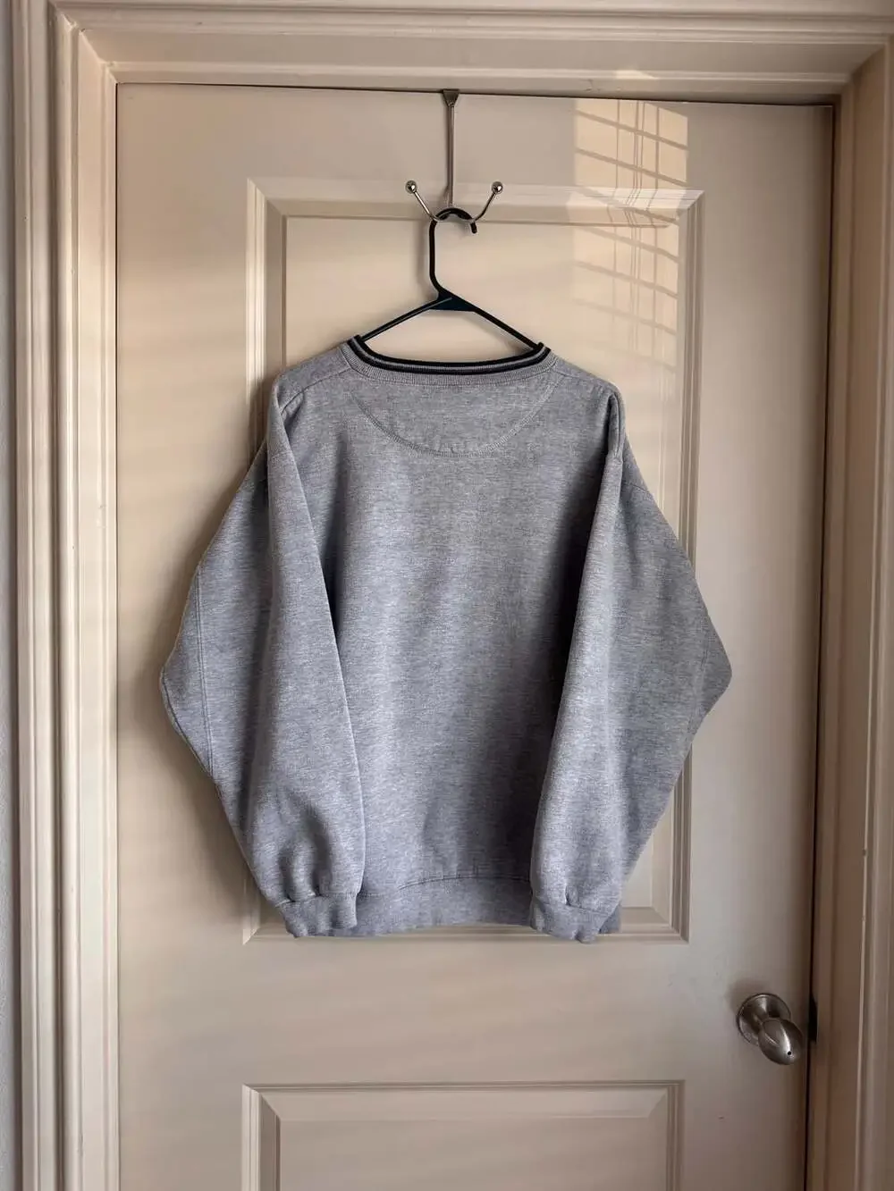 Vintage Headwaters Eye of the Eagle Embroidered Gray Crewneck Sweatshirt Medium